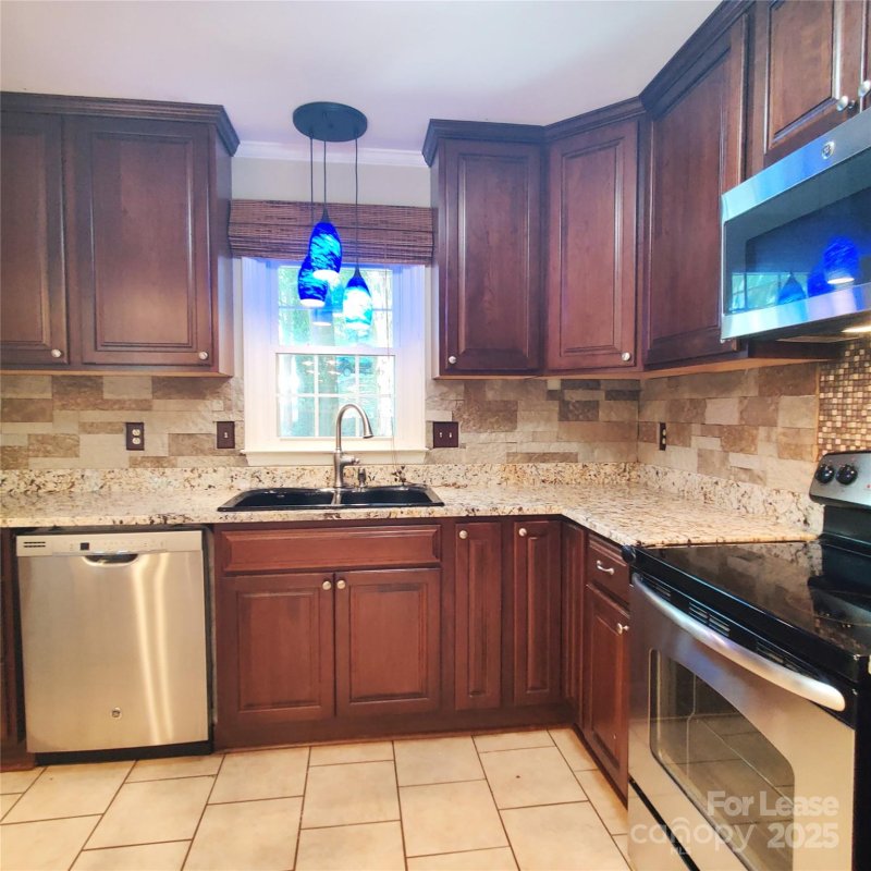 Property image 5 of 8644 Kirchenbaum Drive in Oberbeck Farm, Charlotte, NC 28210