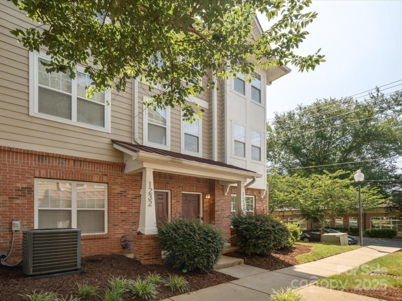 Property image 2 at 1236 Taliesin Court, Charlotte, NC 28204