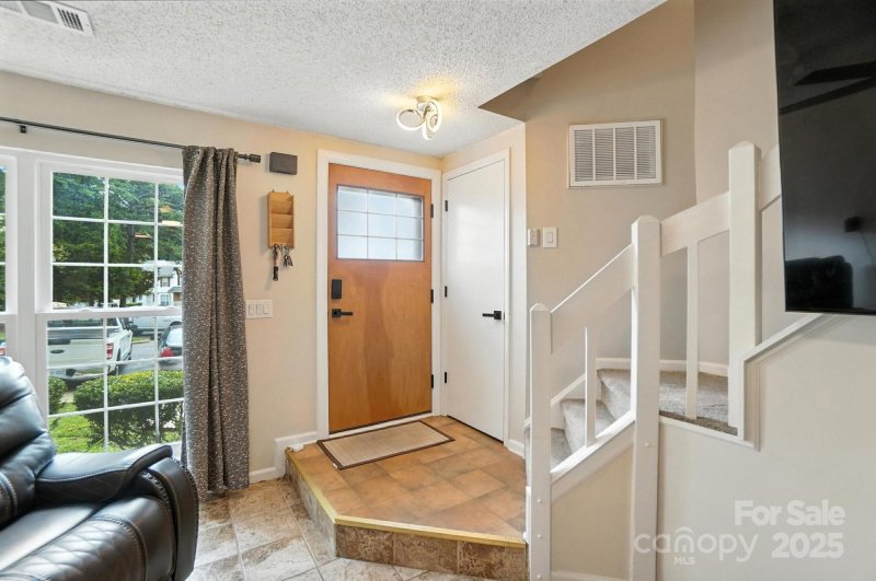 Property image 2 of 6422 Windsor Gate Lane in Windsor Grove, Charlotte, NC 28215