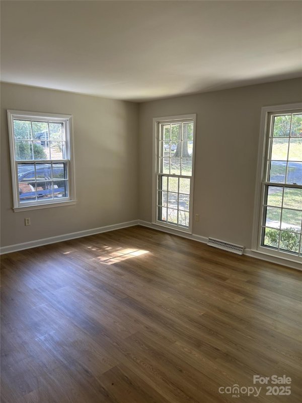 Property image 3 at 1601 Bonnie Lane, Charlotte, NC 28213