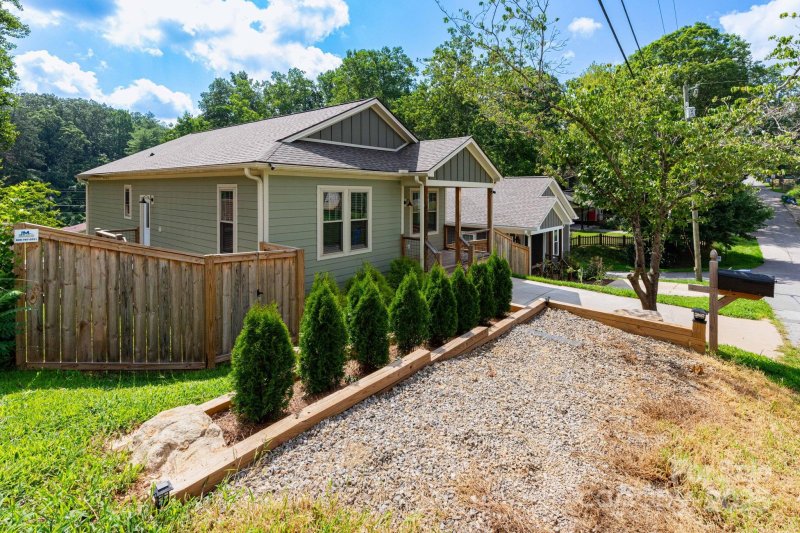 Property image 2 at 164 Marietta Street, Asheville, NC 28803