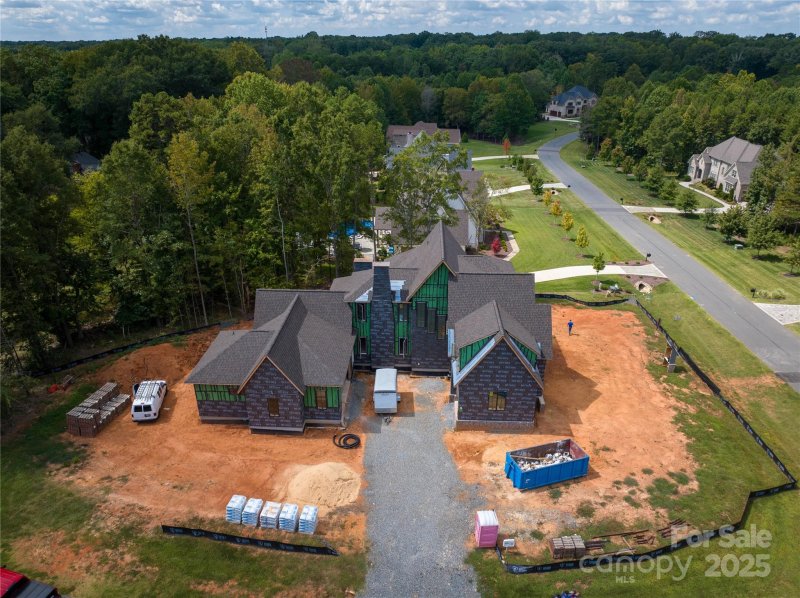 Property image 4 of 6005 Long Stirrup Lane in Cheval, Mint Hill, NC 28227