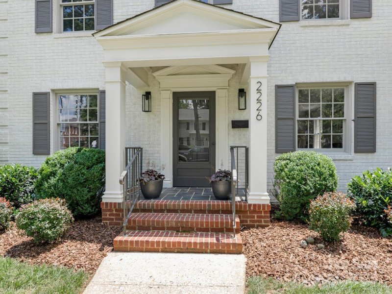 Property image 2 of 2226 Beverly Drive in Myers Park, Charlotte, NC 28207