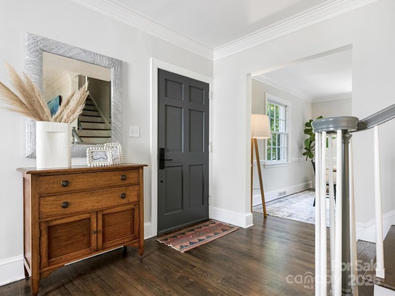 Property image 3 of 2226 Beverly Drive in Myers Park, Charlotte, NC 28207