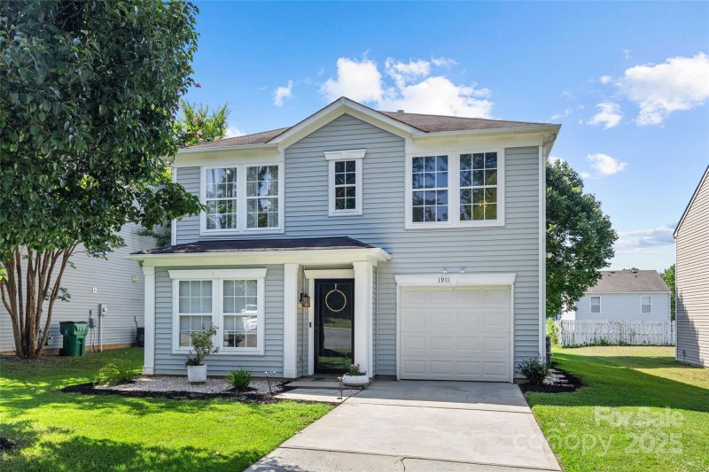 Property image 2 of 1911 Almond Hills Drive in Mallard Woods, Charlotte, NC 28262