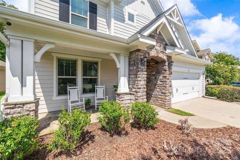 Property image 2 of 731 Lagan Court in The Preserve At Riverchase, Fort Mill, SC 29715