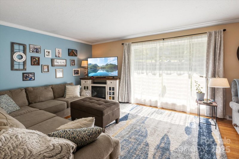 Property image 5 at 441 Hillcrest Circle, Hendersonville, NC 28792