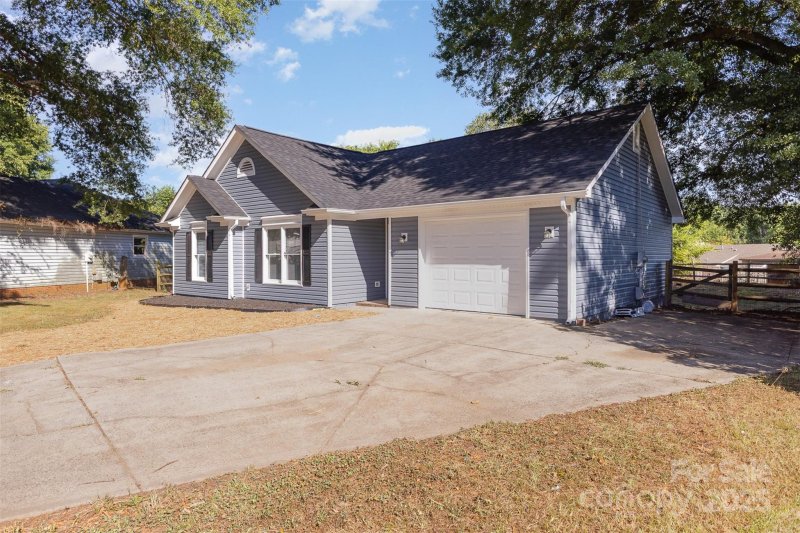 Property image 3 of 14806 Karina Falls Court in Southbridge, Charlotte, NC 28273