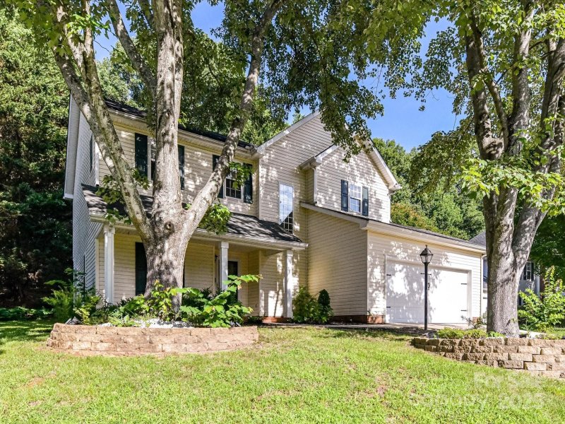 Property image 4 at 6027 Edinmeadow Lane, Charlotte, NC 28269