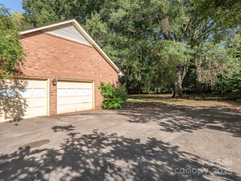 Property image 2 at 168 Coulwood Drive, Charlotte, NC 28214