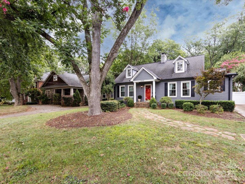 Property image 2 at 2909 Park Road, Charlotte, NC 28209