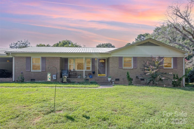 311 Rollingwood Drive