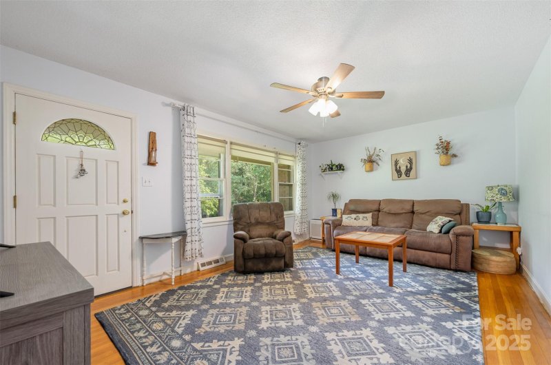 Property image 3 of 311 Rollingwood Drive in Oakmont, Stanley, NC 28164