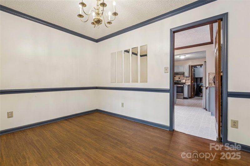 Property image 4 of 1010 Thornsby Lane in Somersby, Matthews, NC 28105