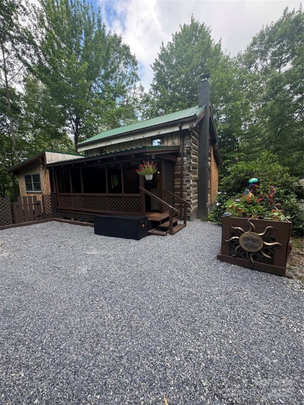 Property image 2 at 181 Oak Lane, Newland, NC 28657