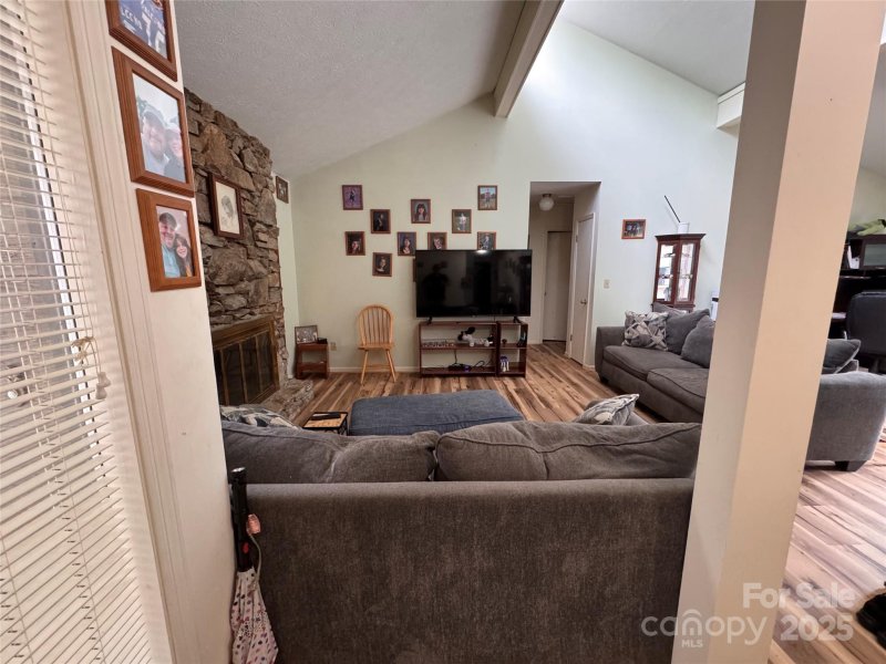 Property image 3 of 15 Golden Oaks Lane in Wildwood, Fletcher, NC 28732