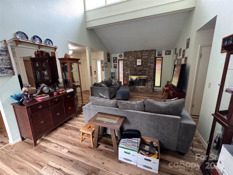 Property image 4 of 15 Golden Oaks Lane in Wildwood, Fletcher, NC 28732