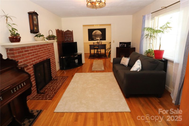 Property image 4 of 100 Ruby Lane in Thomas Acres, Gastonia, NC 28054