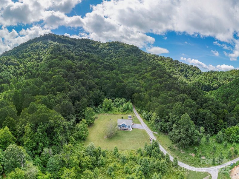 Split Pine Estates, Clyde Community