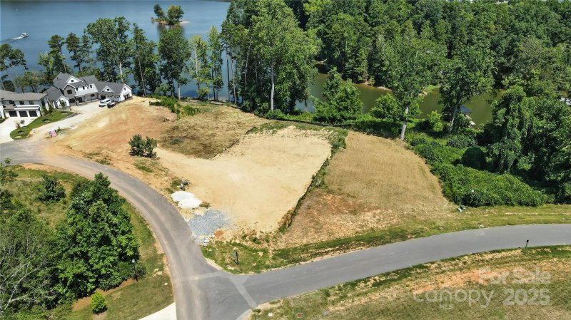 Property image 2 of 1201 Featherton Drive in McLean Hunts Point, Belmont, NC 28012