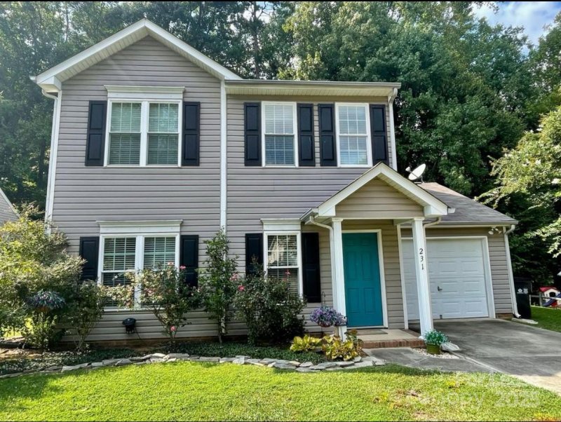 Property image 2 at 231 Woodlyn Drive, Charlotte, NC 28214