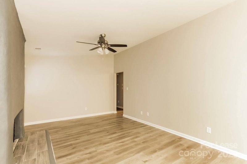 Property image 4 at 2028 Knickerbocker Drive, Charlotte, NC 28212