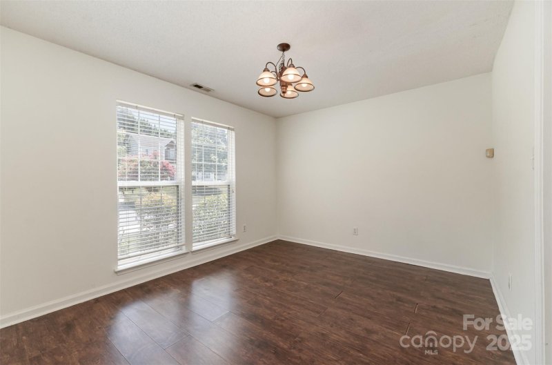 Property image 4 of 10024 Northwoods Forest Drive in Northwoods, Charlotte, NC 28214