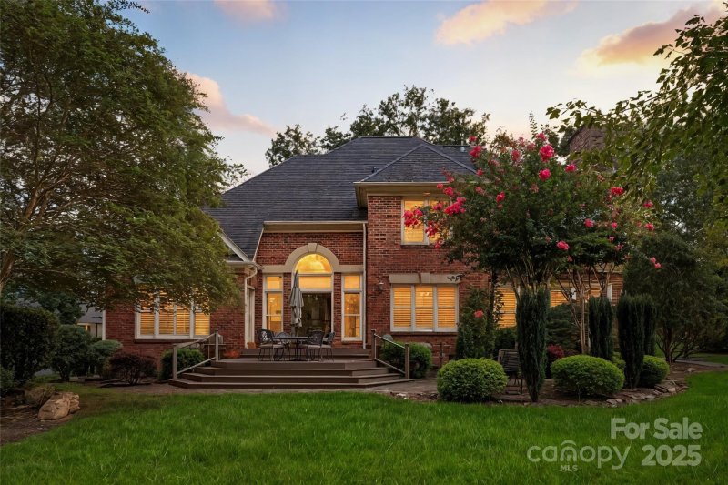 Property image 2 at 18901 Riverwind Lane, Davidson, NC 28036