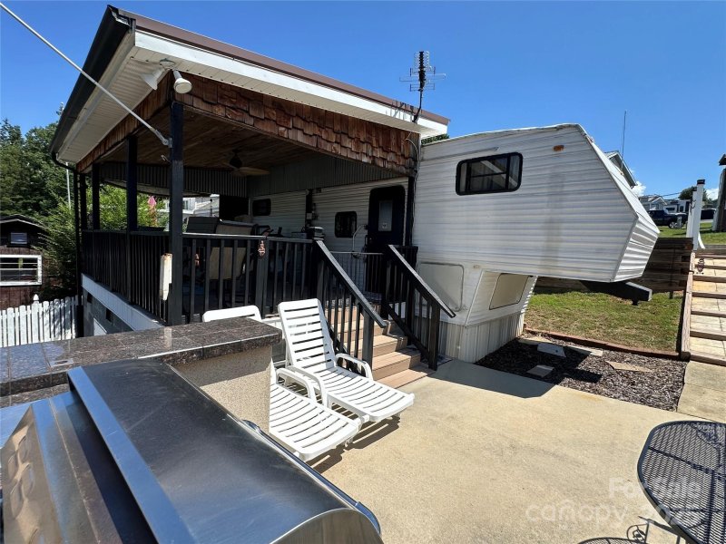 Property image 3 of 104 Robin Lane in Badin Shores Resort, New London, NC 28127