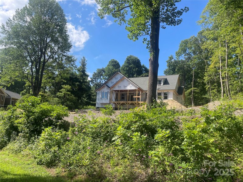 Property image 2 of 634 Hollybrook Drive in Kenmure, Flat Rock, NC 28731