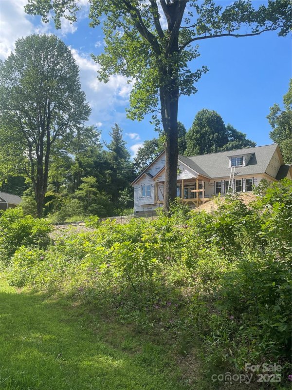 Property image 5 of 634 Hollybrook Drive in Kenmure, Flat Rock, NC 28731