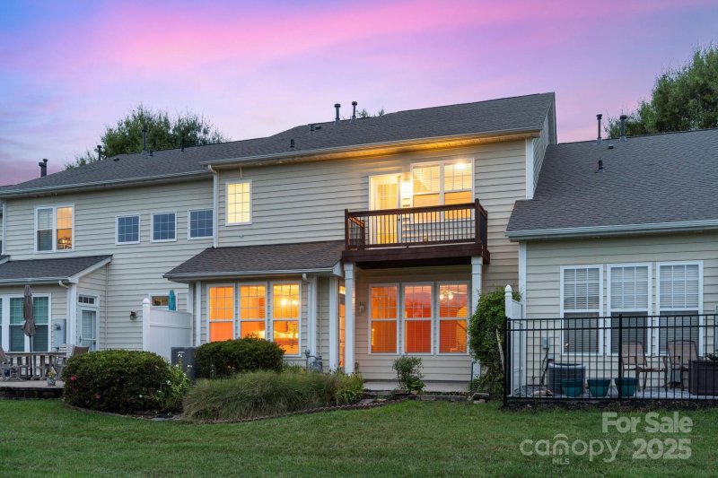 Property image 3 of 8408 Brookings Drive in Highland Creek, Charlotte, NC 28269