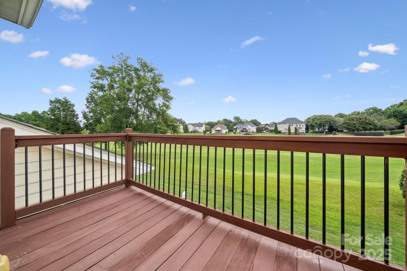 Property image 4 of 8408 Brookings Drive in Highland Creek, Charlotte, NC 28269