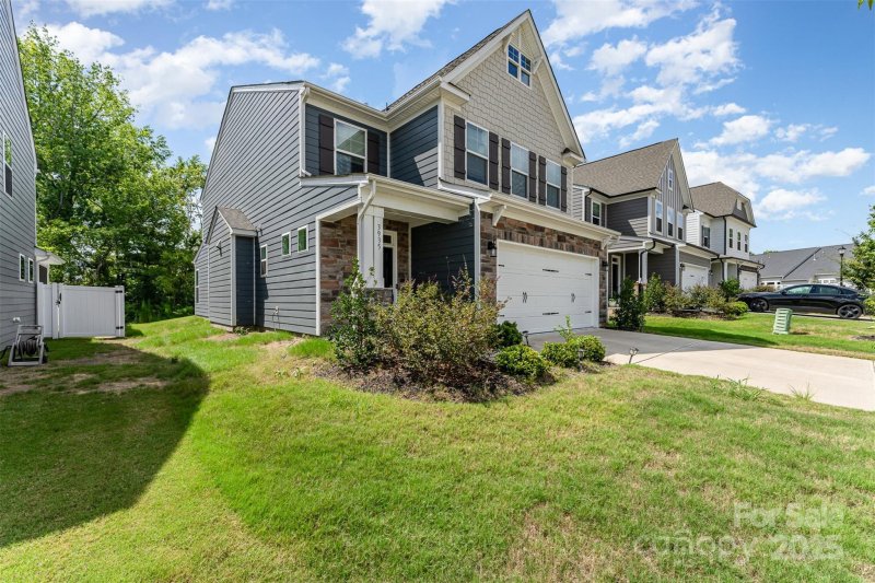 Property image 3 of 3935 Center Place Drive in Harrisburg Village, Harrisburg, NC 28075