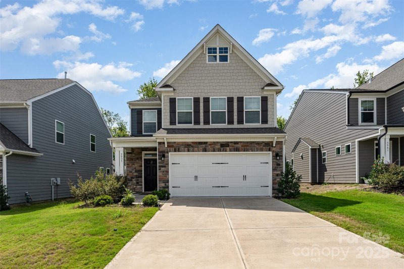 Property image 4 of 3935 Center Place Drive in Harrisburg Village, Harrisburg, NC 28075