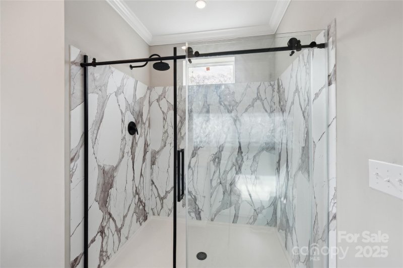 Property image 4 of 138 Arrington Road in Arrington Woods, Statesville, NC 28625