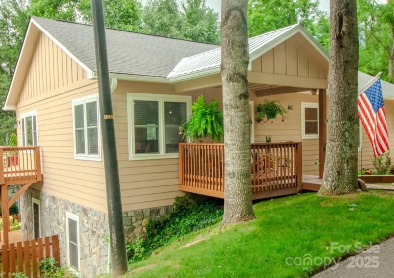Valley Creek Run, Maggie Valley Community