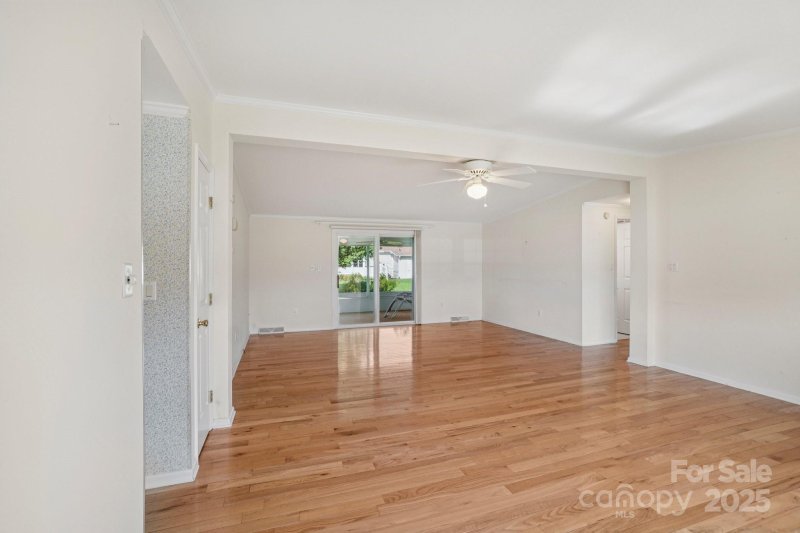 Property image 5 at 617 Paisley Court, Hendersonville, NC 28739