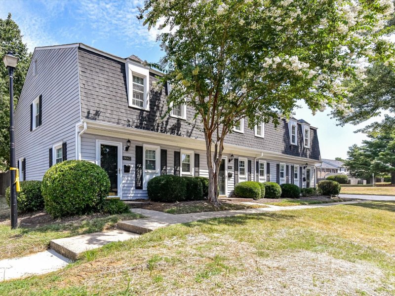 Property image 3 at 8060 Knights Bridge Road, Charlotte, NC 28210