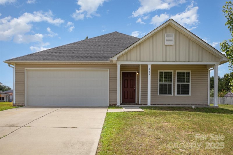 Property image 4 of 646 Scarlet Leaf Lane in Oaks At St Martin, Oakboro, NC 28129