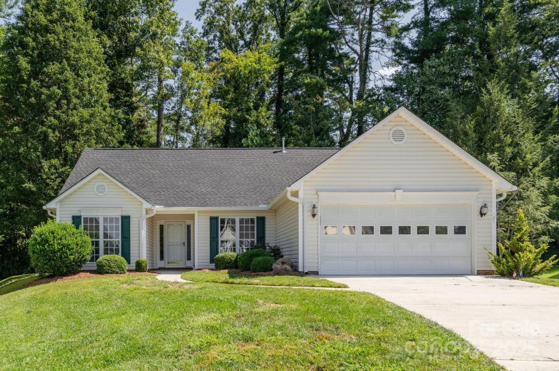 Property image 2 of 134 Stonehollow Road in St Johns Commons, Fletcher, NC 28732