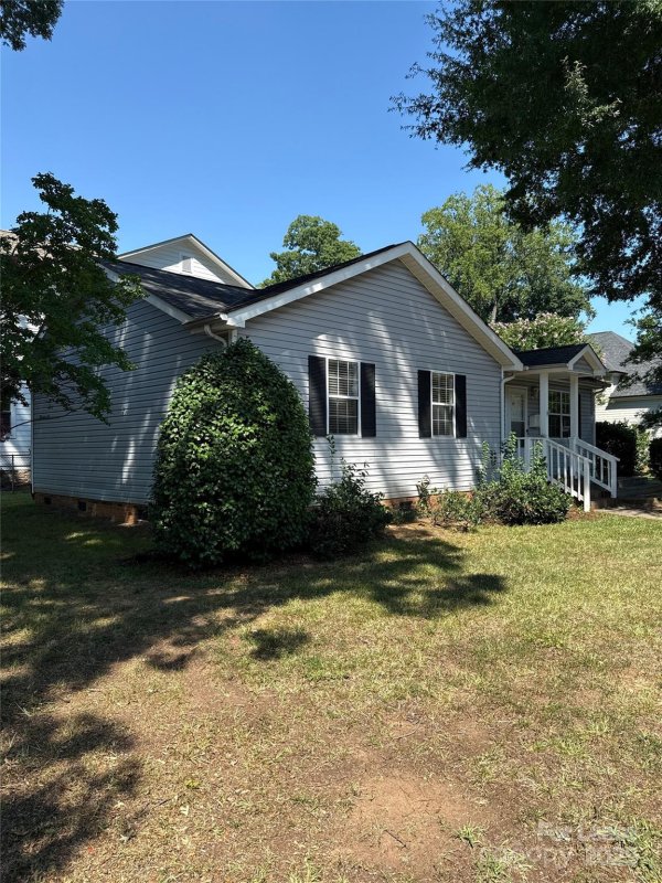 Property image 2 at 517 Iverson Way, Charlotte, NC 28203