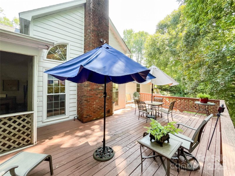 Property image 3 of 9210 Ivy Brook Court in Davis Lake, Charlotte, NC 28269