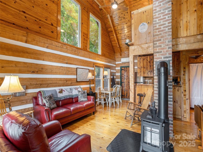 Property image 5 of 169 Laurel Creek Drive in Lace Falls, Hendersonville, NC 28792