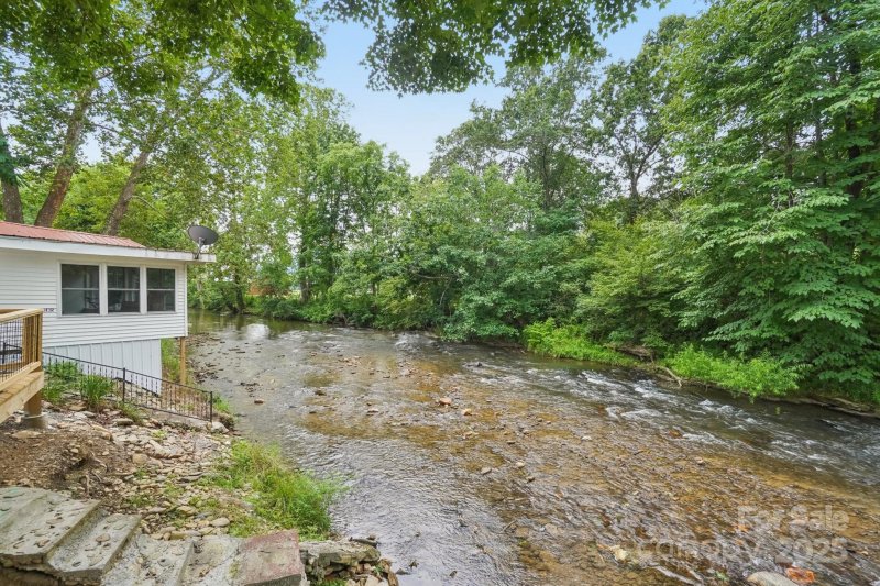 Property image 4 of 39 Mallard Loop in Dogwood Lakes, Waynesville, NC 28785