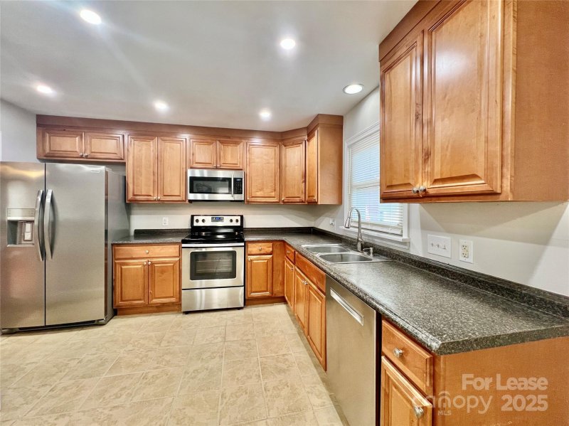 Property image 4 at 323 Frank Drive, Charlotte, NC 28215