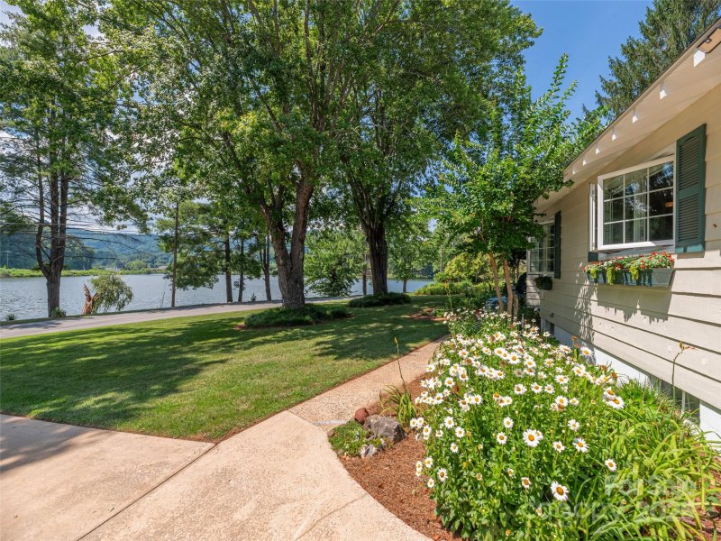 Property image 4 at 2859 S Lakeshore Drive, Lake Junaluska, NC 28745