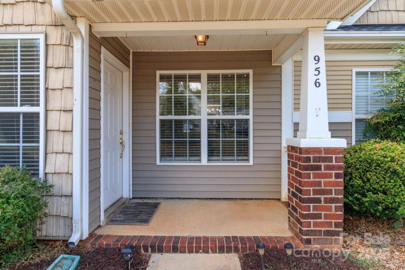 Property image 2 of 956 Olde Towne Way in Olde Towne, Rock Hill, SC 29732