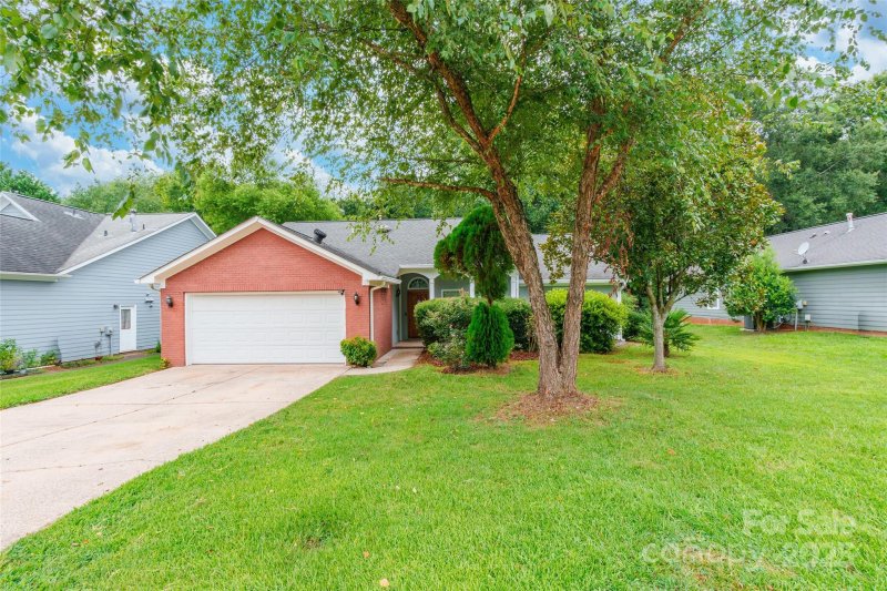 12145 Landing Green Drive