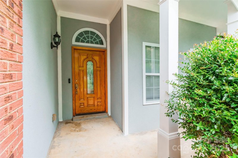 Property image 4 of 12145 Landing Green Drive in Landen Glen, Charlotte, NC 28277
